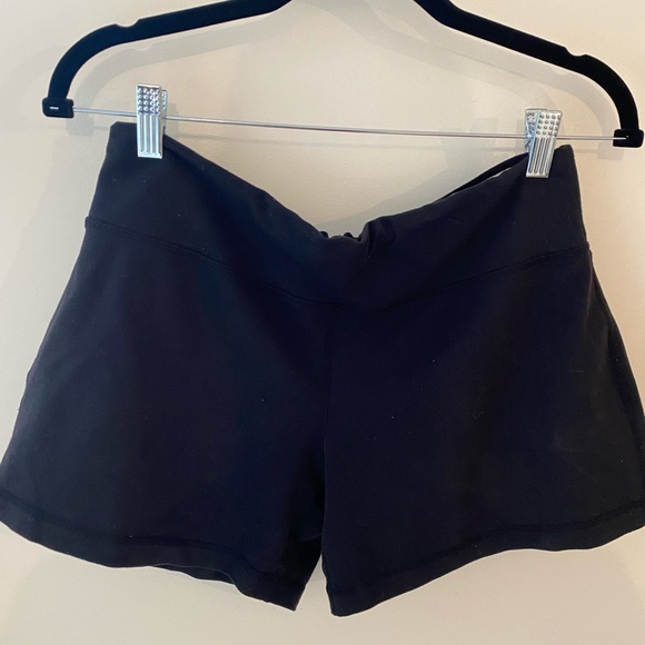 Lululemon shorts, black, size 6 - Picture 3 of 3